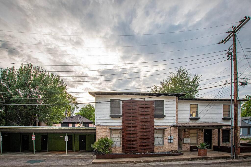 Downtown Austin Suite Retreat Exterior photo